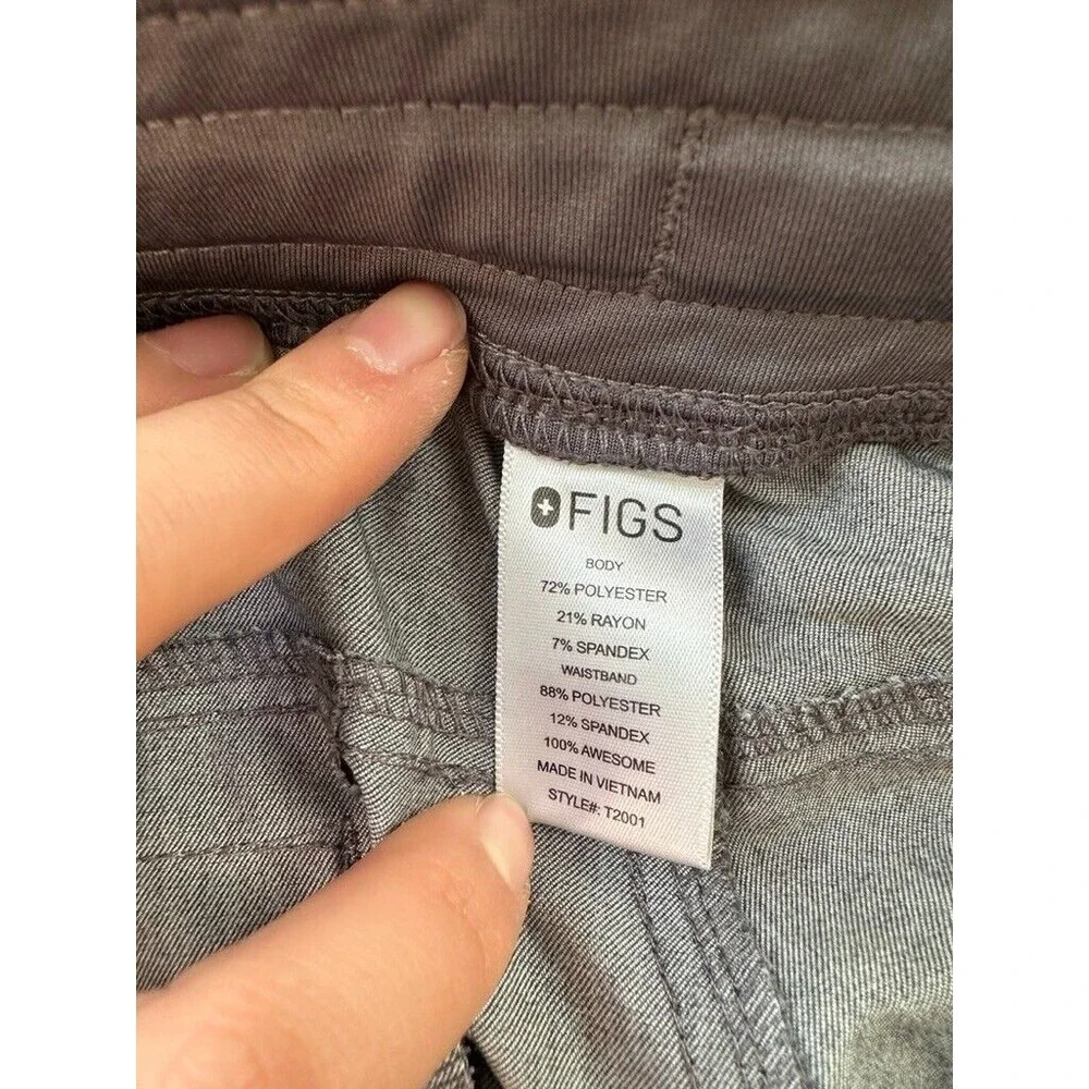 FIGS Men's Axim Cargo Scrub Pants Gray Straight Leg Size Small Medical T2001